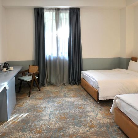 Castor & Pollux Hotel Tbilisi Exterior photo