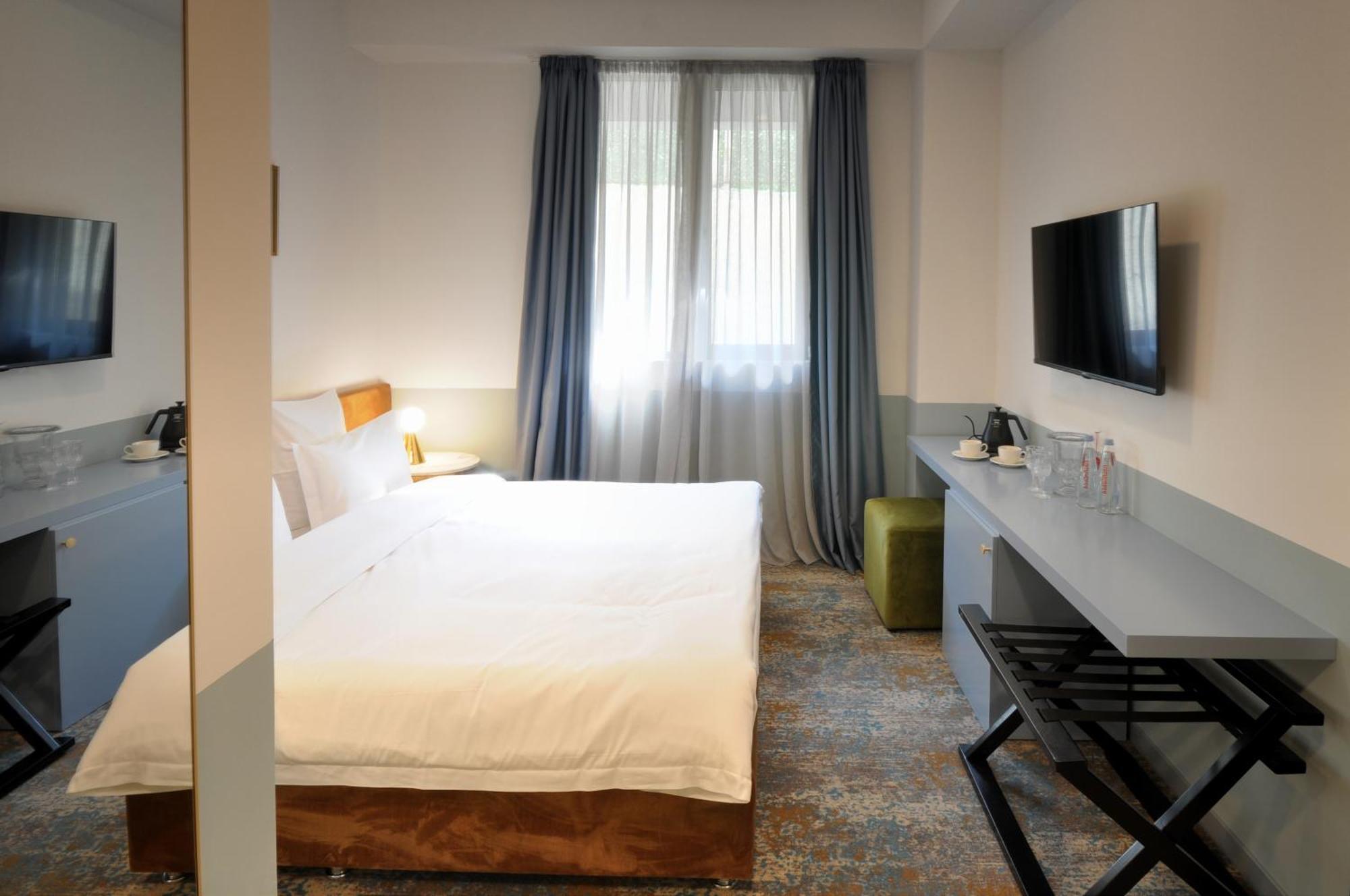 Castor & Pollux Hotel Tbilisi Exterior photo