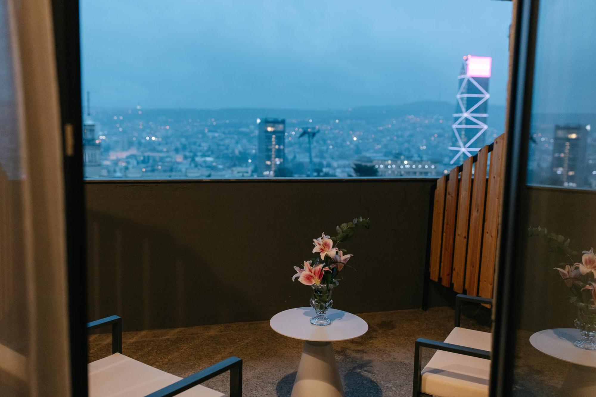 Castor & Pollux Hotel Tbilisi Exterior photo