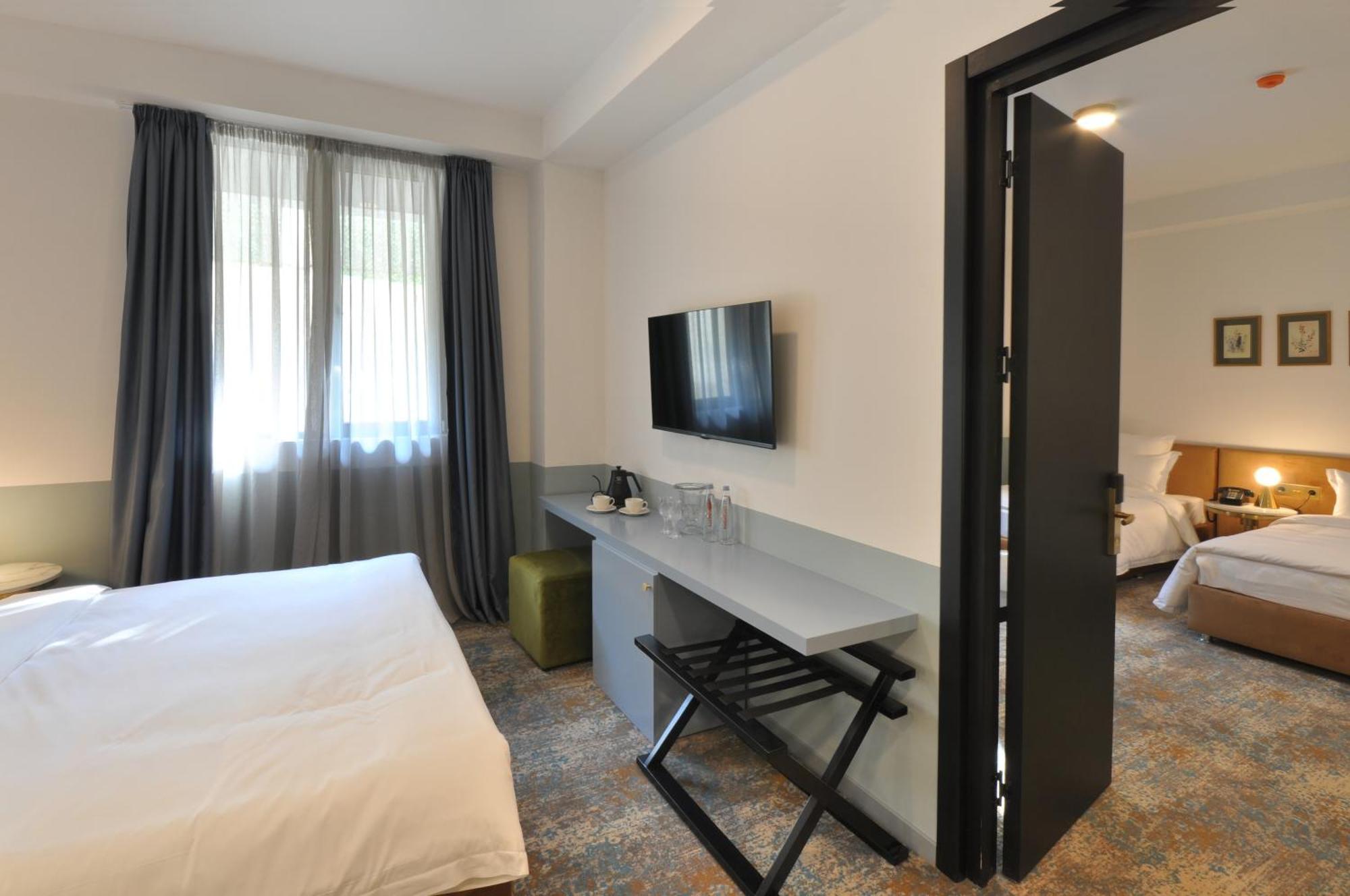 Castor & Pollux Hotel Tbilisi Exterior photo