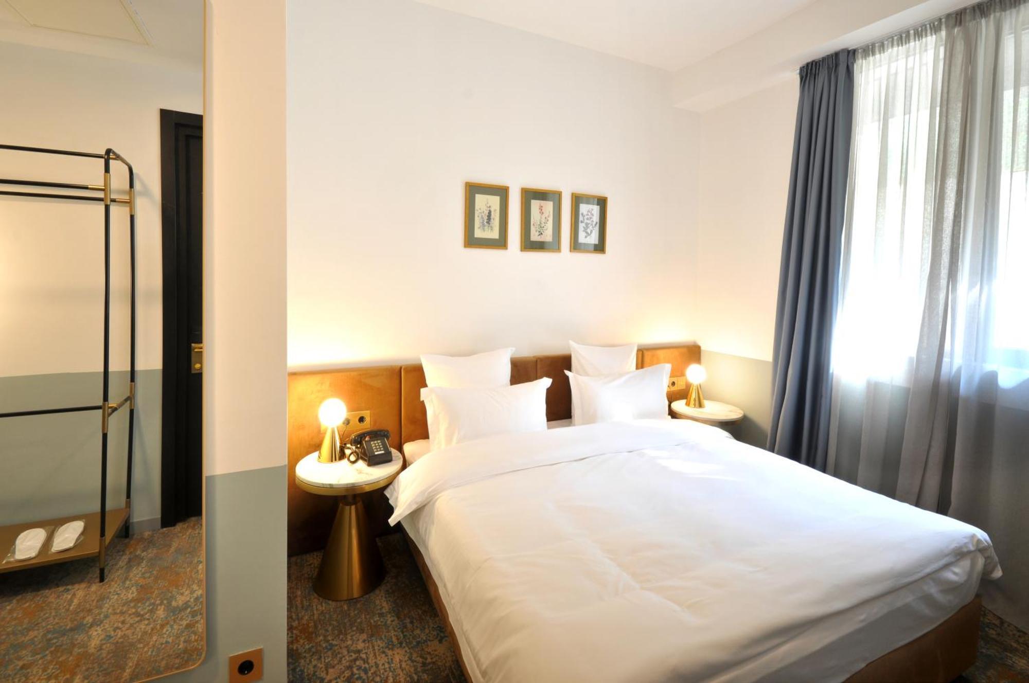 Castor & Pollux Hotel Tbilisi Exterior photo